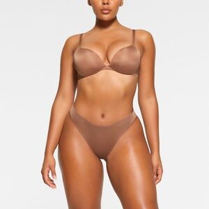 ✨SKIMS ULTIMATE TEARDROP PUSH UP PLUNGE BRA IN SIENNA 40DD